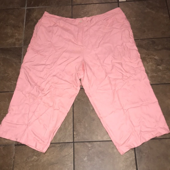 Women’s Jaclyn Smith Rayon Capris - Picture 1 of 8